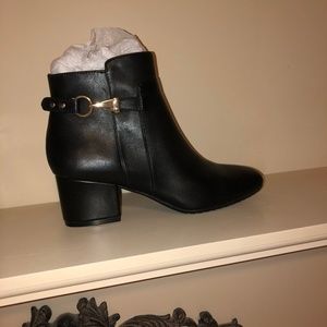 New in box Bandolino black ankle boots